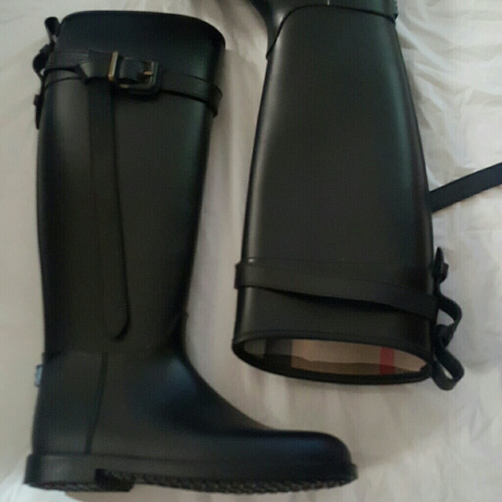 Burberry knee rain boot